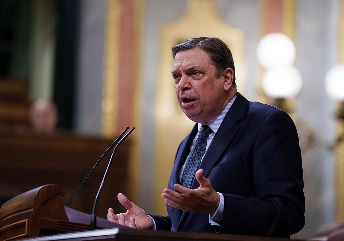 The Minister of Agriculture, Fisheries and Food, Luis Planas, speaks during a government control session, 26 March 2025.