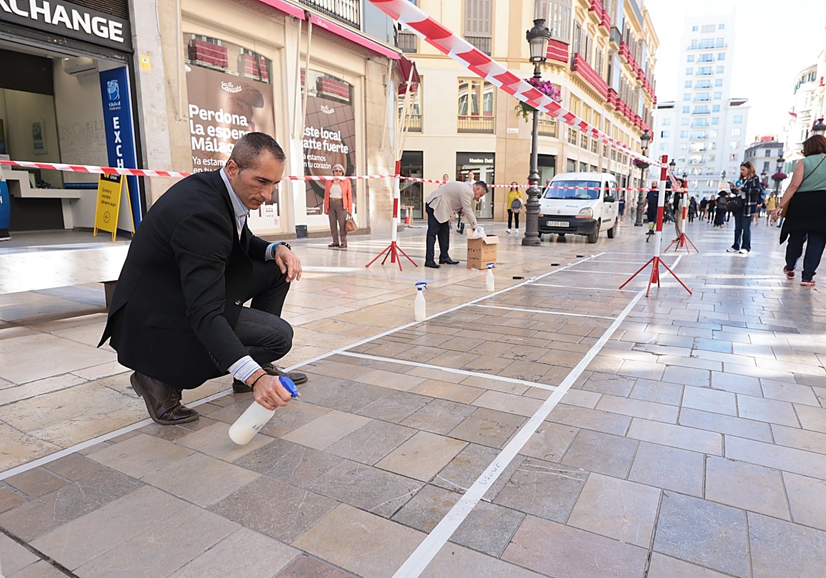 One of the tests carried out this week on the pavement in Calle Larios.
