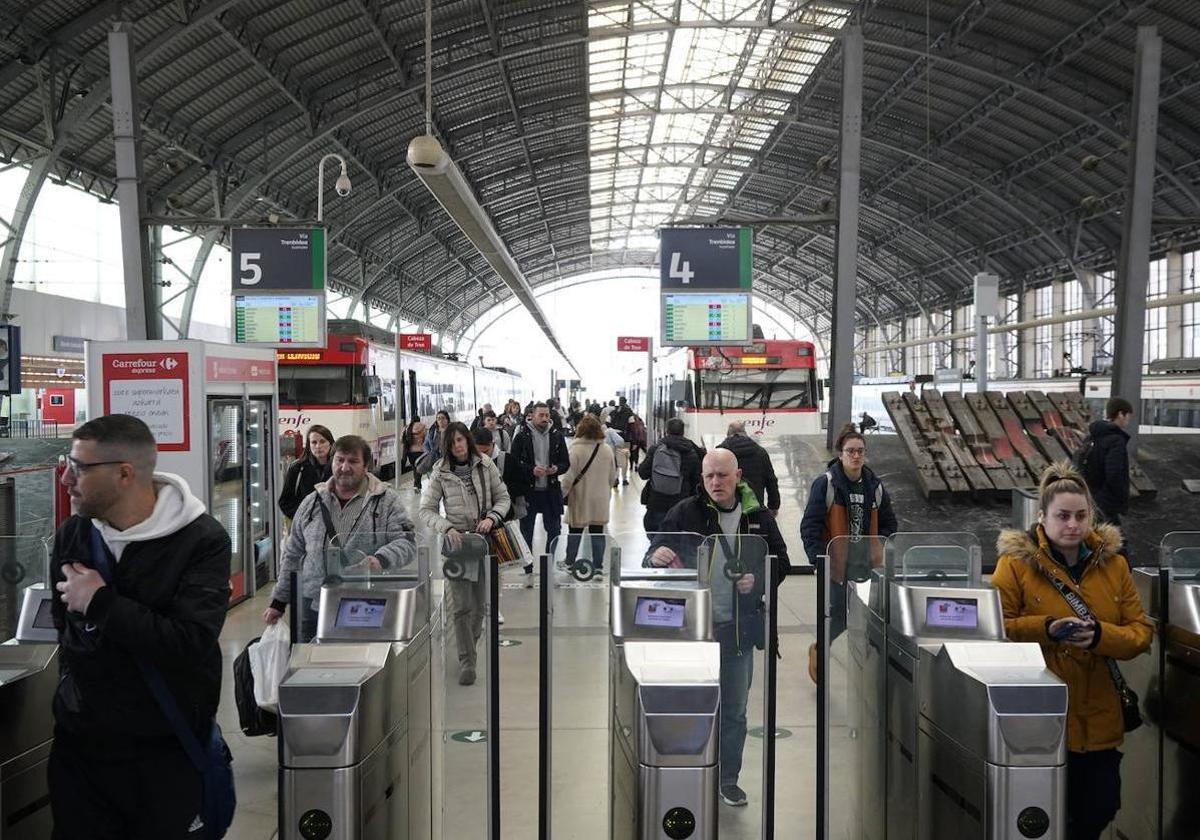 Government announces major changes to Spain's free rail travel scheme for regular commuters