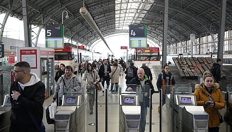 Government announces major changes to Spain's free rail travel scheme for regular commuters