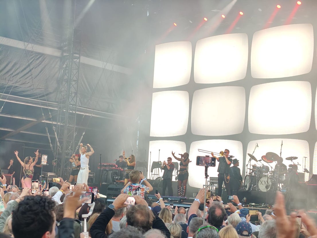 Robbie Williams' exclusive concert in Malaga port, in pictures