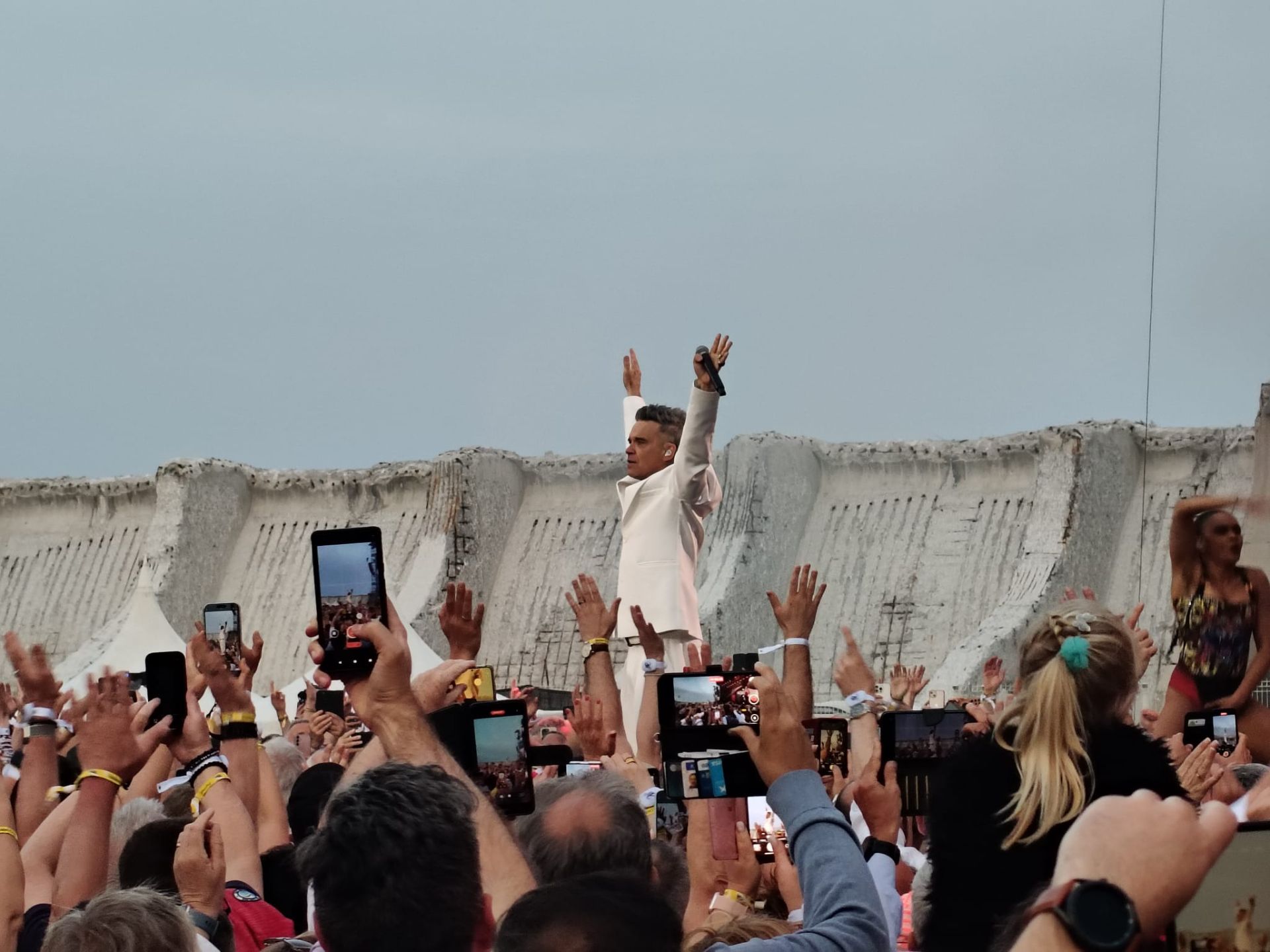 Robbie Williams&#039; exclusive concert in Malaga port, in pictures