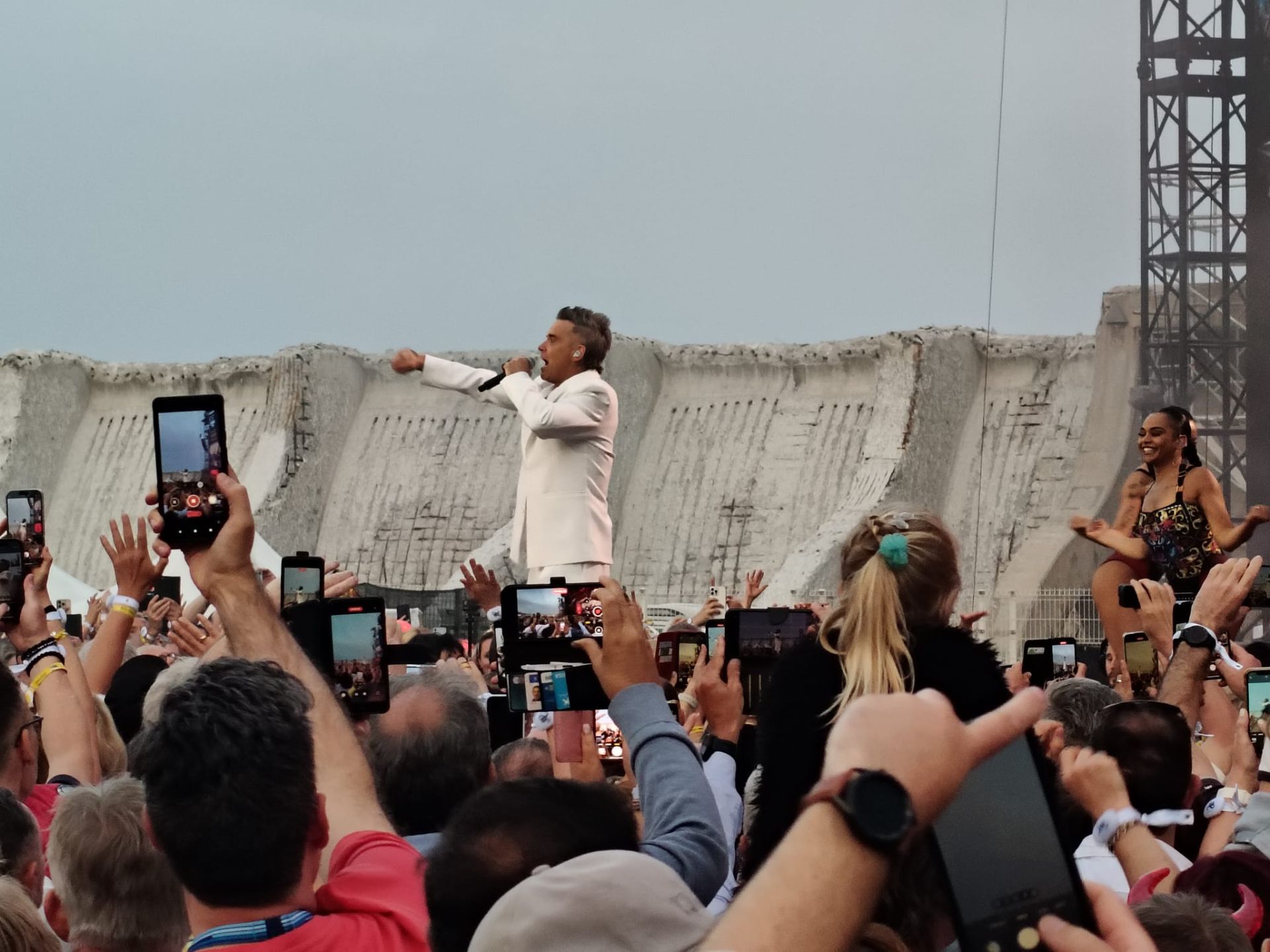 Robbie Williams&#039; exclusive concert in Malaga port, in pictures