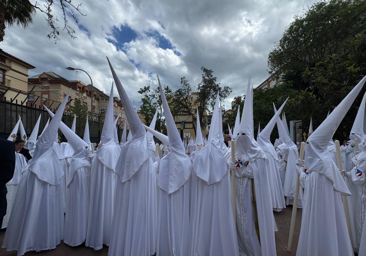 What will the weather be like in Malaga and along the Costa del Sol for the remainder of Easter?