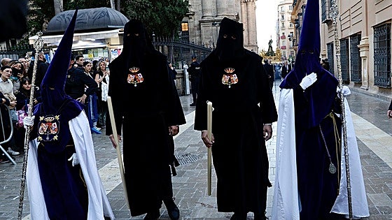 Malaga brotherhood frees two prisoners in 18th-century Holy Wednesday tradition