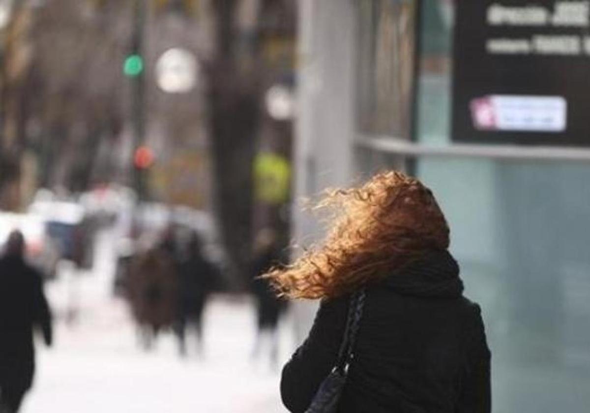 Aemet activates yellow warnings for strong winds and high waves in southern Spain: these are the affected areas