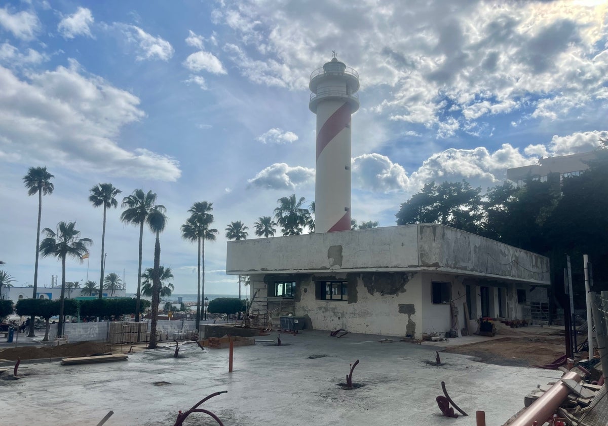 Work resumes on Marbella lighthouse plan to ensure it will be shipshape by summer