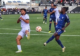 Ohemeng attempts a cross during Saturday's match.