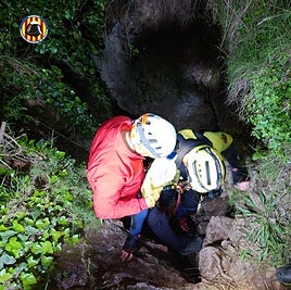 Major rescue operation mounted for four speleologists from Malaga who became trapped deep underground in Valencia cave