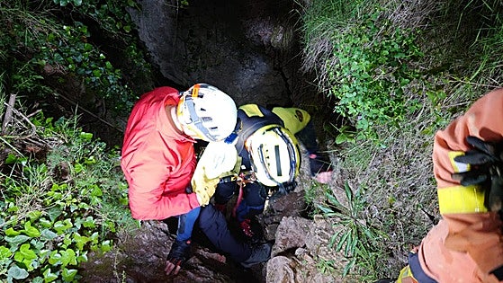 Major rescue operation mounted for four speleologists from Malaga who became trapped deep underground in Valencia cave