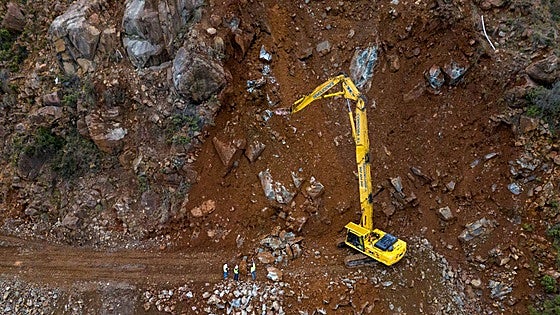 Work on landslide-blocked Ronda-San Pedro road advances at pace to reach critical stage