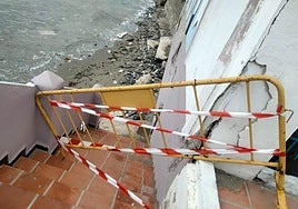 Access via the stairs is cut off until the repair is carried out.