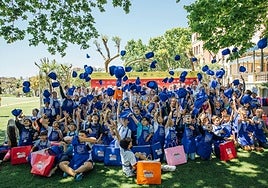 The event has not been suspended despite the power cut.