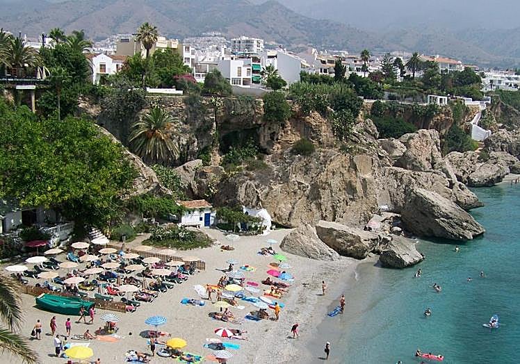 Picture of the beach of Calahonda, in Nerja