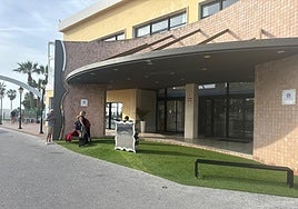 Young woman gives birth at hotel reception in Torremolinos during blackout