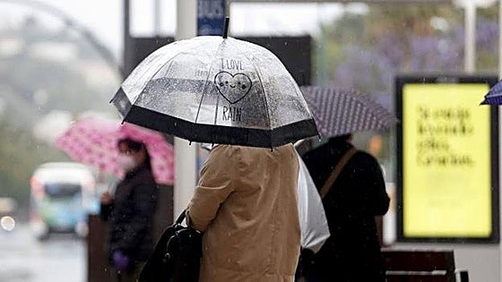 Spain's state weather agency activates yellow alert for rain and thunderstorms this holiday weekend in Malaga