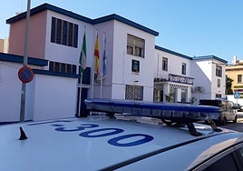 La Línea man arrested for riding a scooter, with his son, in the wrong direction, in possession of hashish