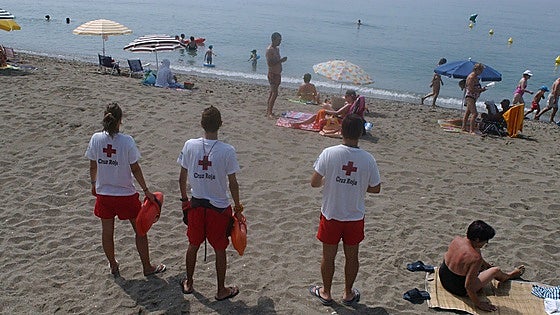 When will the lifeguards be on duty on Marbella's bustling beaches this year?