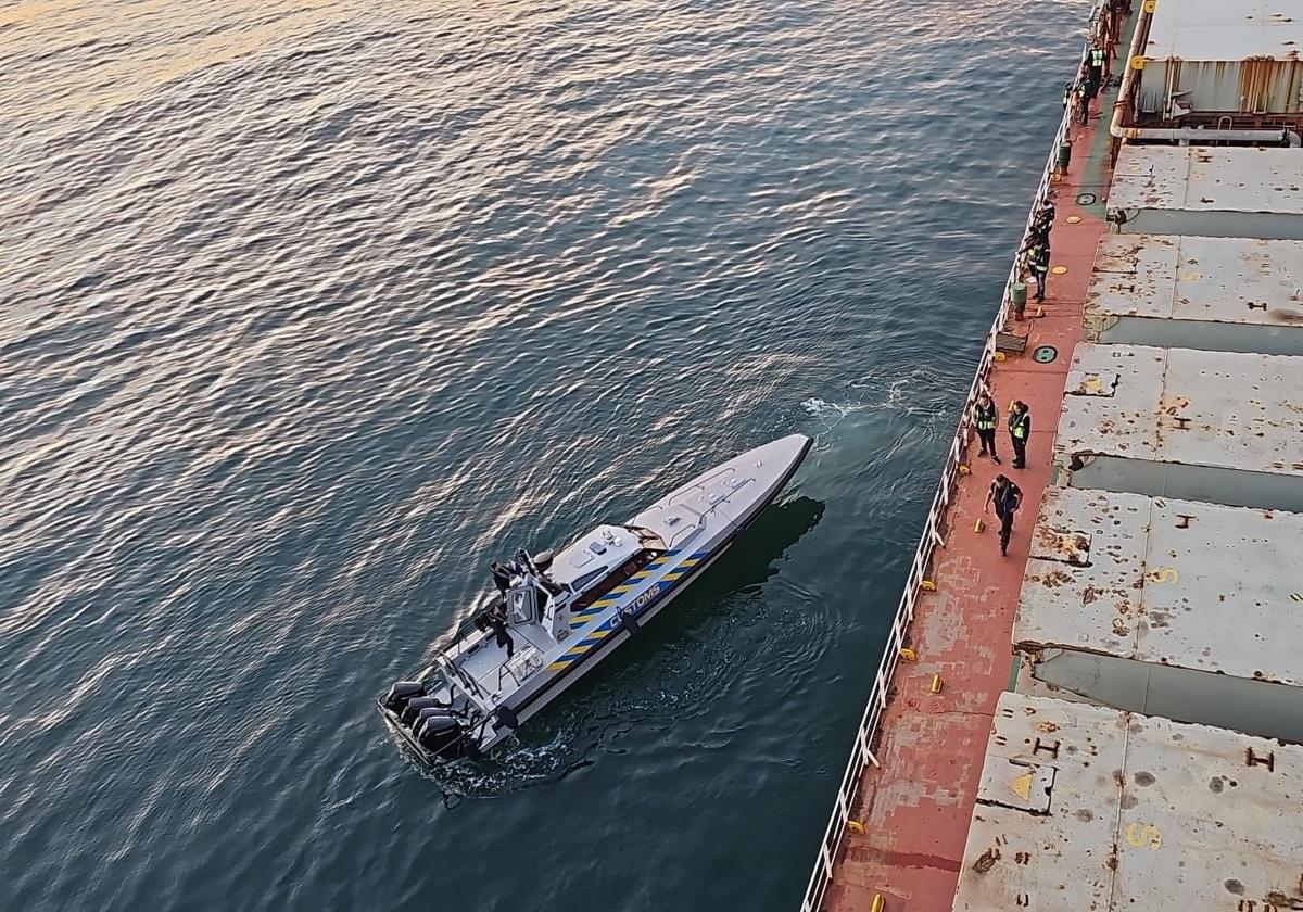 HM Customs seizes 120kg of cocaine from bulk carrier in Gibraltar waters