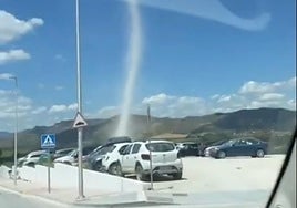Video: This was the moment a spectacular whirlwind surprised drivers in a Malaga town