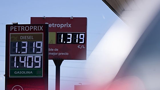 Petrol and diesel prices hit four-year lows in Malaga: how much are you paying?