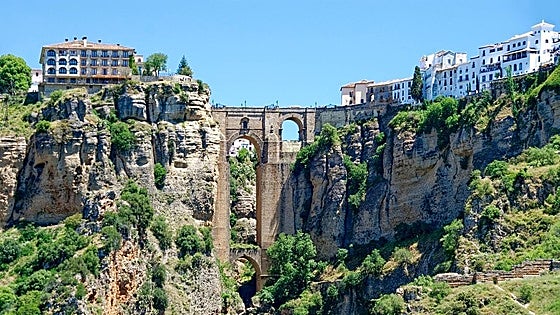 Why renting a car at Malaga airport is key to exploring the province