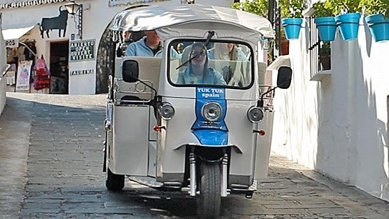 Tuk Tuk Spain: a sustainable tourist transport offer as an alternative to the donkey taxis in Mijas
