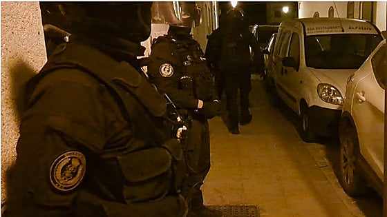 Shutters close on Cadiz's drug 'supermarket': 19 arrests, hard drugs and cash seized