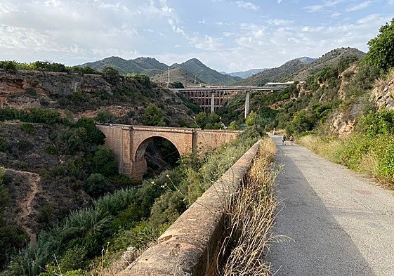 Central government hands over management of service roads to eastern Costa del Sol town hall