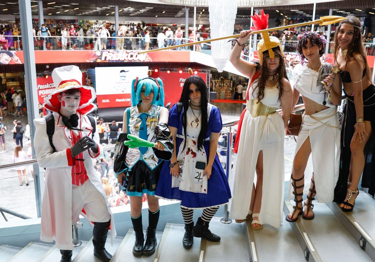 Imagen principal - Helldivers, Teen Titans and the geek universe take over Torremolinos - in words and pictures