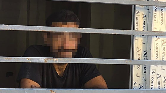 Firefighters rescue bungling burglar who became trapped in the Malaga property he broke into