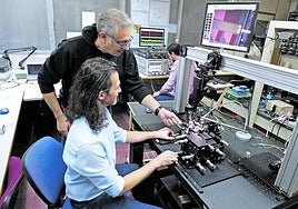 Researchers from the Malaga-based startup AGPhotonics.
