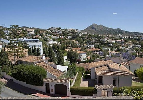 Three women are tied up and gagged as five hooded men with knives break into house on the Costa