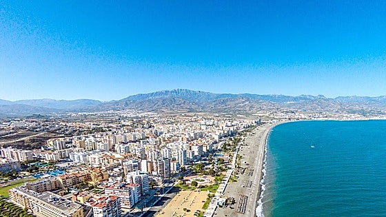 When will the summer lifeguard service start along eastern Costa del Sol?