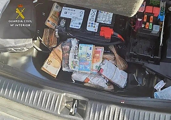 The money seized by the Guardia Civil in Ciudad Real.