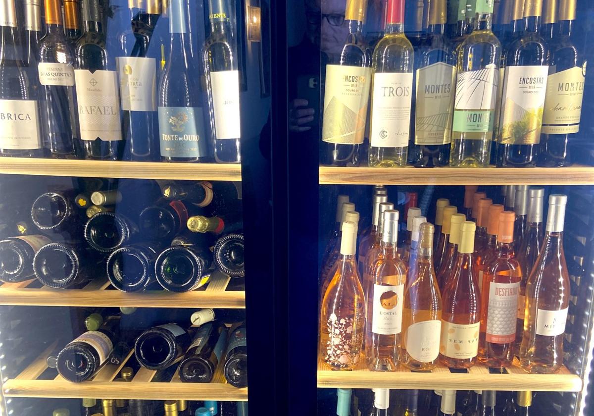 Hen party landed with 39,000-euro wine bill after menu mix up in Madrid