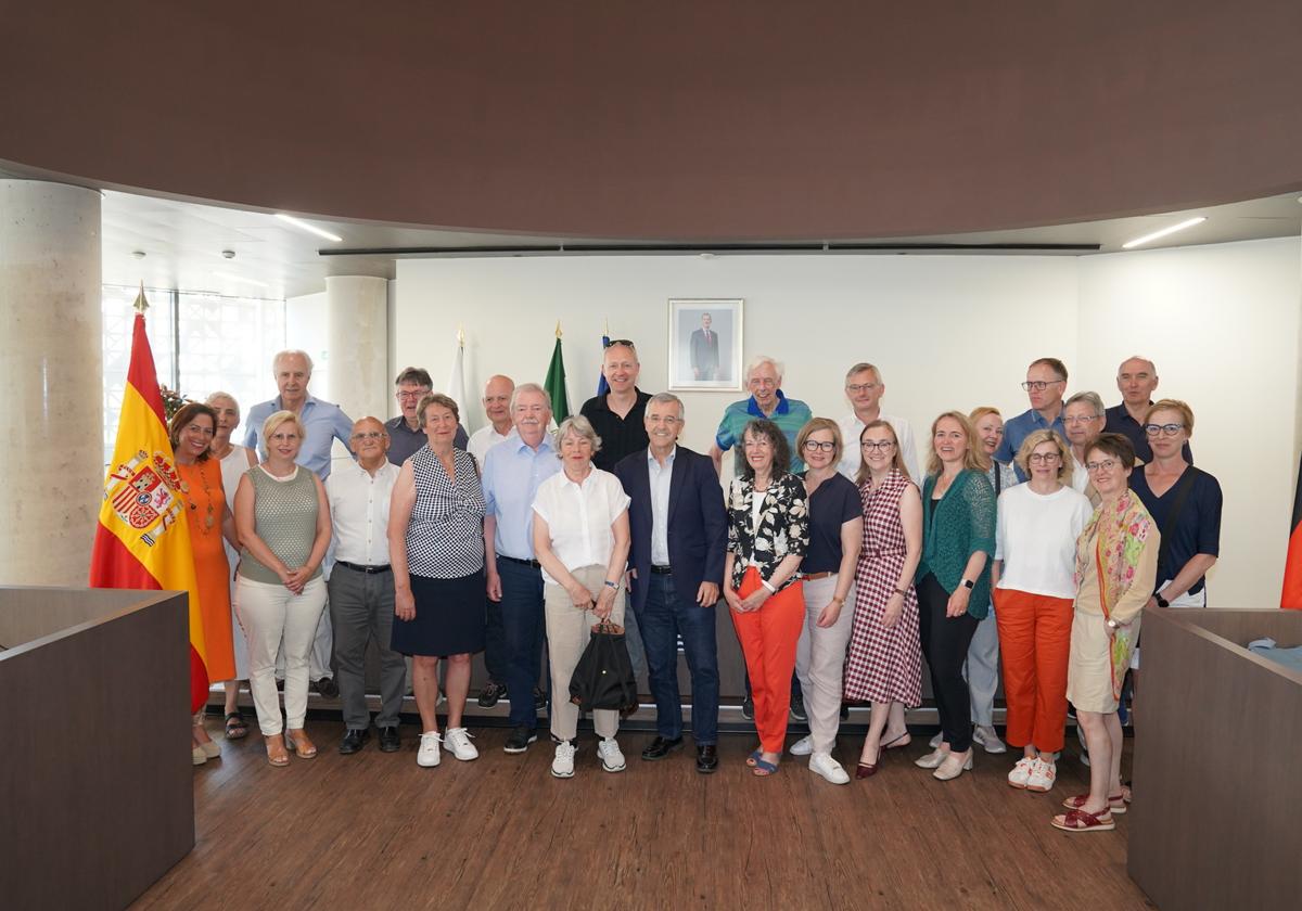 Mayor of Estepona with members of the German Rotary Club