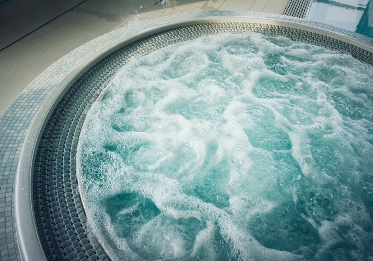 Police investigate three separate deaths of men in hot tubs in less than a month in Malaga province