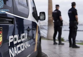 Courier company delivery drivers arrested in Malaga in connection with theft of high-end mobile phones