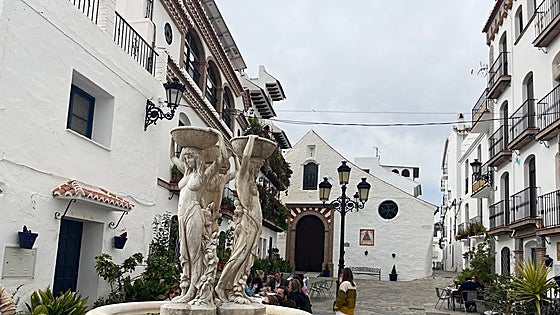 Tourist information office in Malaga village reopens for first time since Covid-19 pandemic