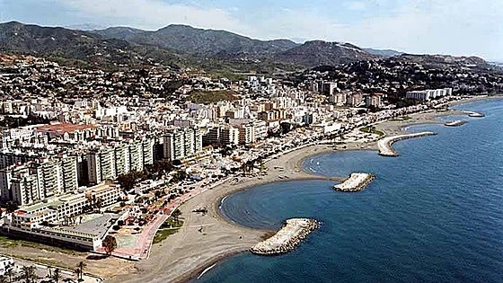 Young man in intensive care after being pulled from sea off Costa del Sol beach