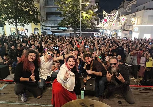 Money Makers in one of their sold out shows.