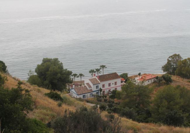 Rural houses that used to be a barracks of the Guardia Civil.