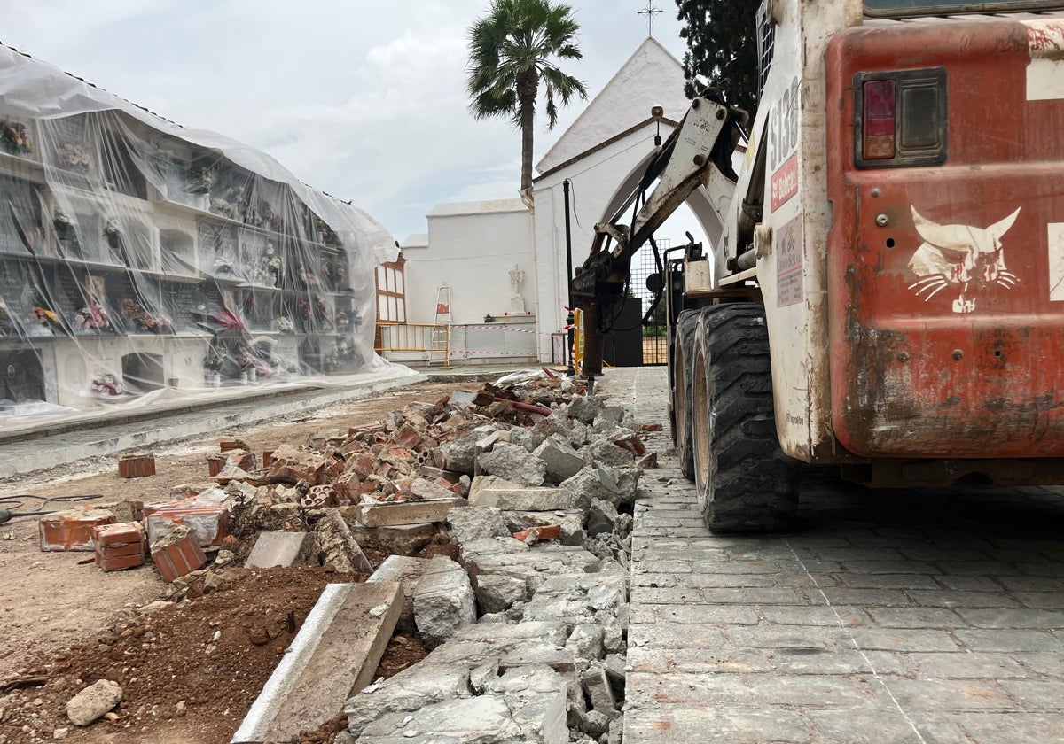 The preparation work undertaken in the municipal cemetery.
