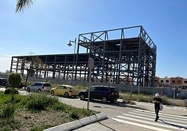 Image of the state of the works on the future theatre in Torre del Mar.