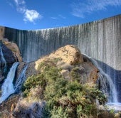 The Elche reservoir and 17th century arched dam is recognised as a site of cultural interest.