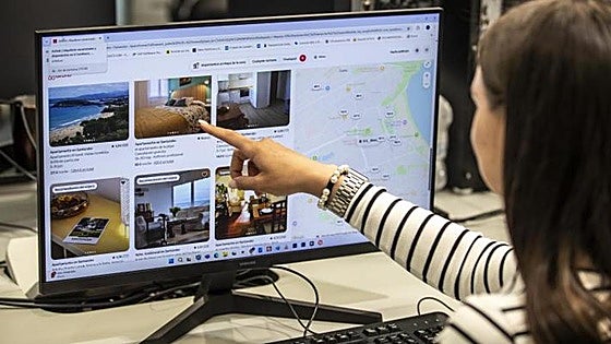 Spain orders Booking.com to remove more than 4,000 illegal holiday flat listings from website