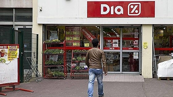 Major supermarket chain is offering more summer jobs this year at many of its stores across south of Spain
