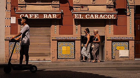 Historic Malaga cafetería famous for its churros and snails closes after almost 100 years