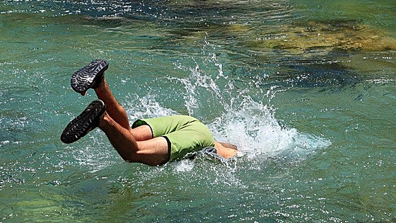 Spinal injury experts on Costa del Sol warn of dangers of diving headfirst into water